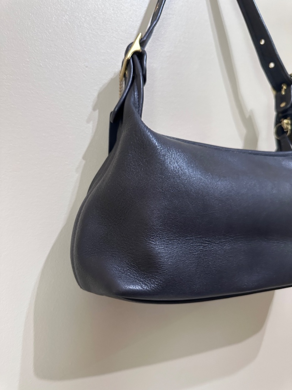 Rare Vintage Coach Legacy Black Hobo Bag Shoulder Bag with Gold Hardware 9059 - Picture 10 of 16